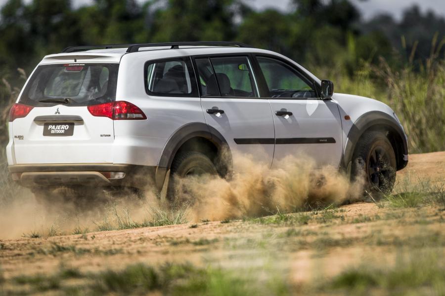  Mitsubishi Pajero Dakar OutDoor 2016 года  (фото 3 из 30)